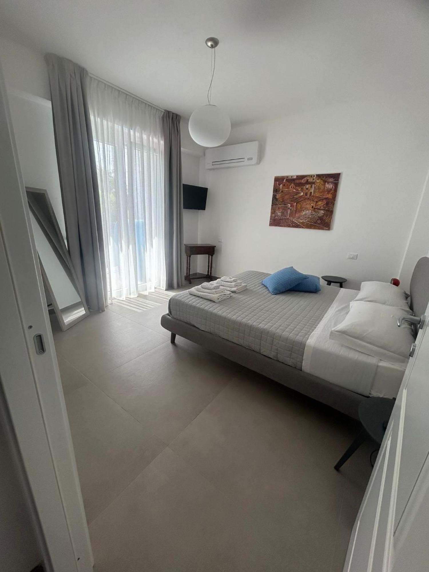 Mondello Felix - Appartamenti In Villa A 600M Dal Mare Bagian luar foto